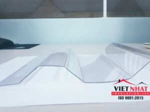 Tấm nhựa lấy sáng poly có bền không? 13