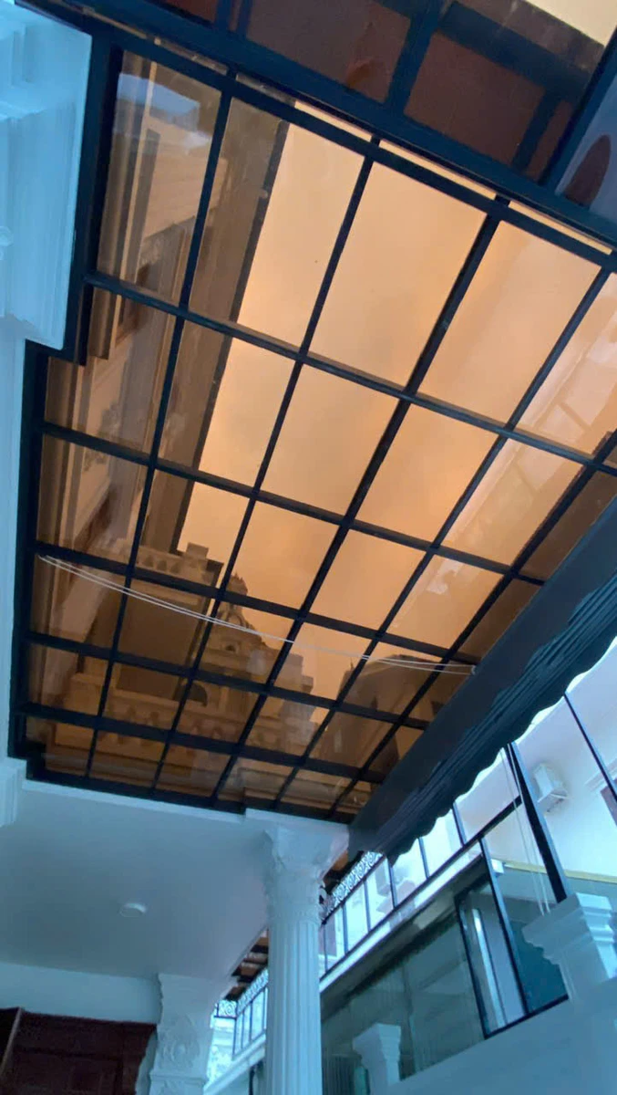 mai-che-su-dung-tam-polycarbonate-02 Mái che sử dụng tấm nhựa Polycarbonate