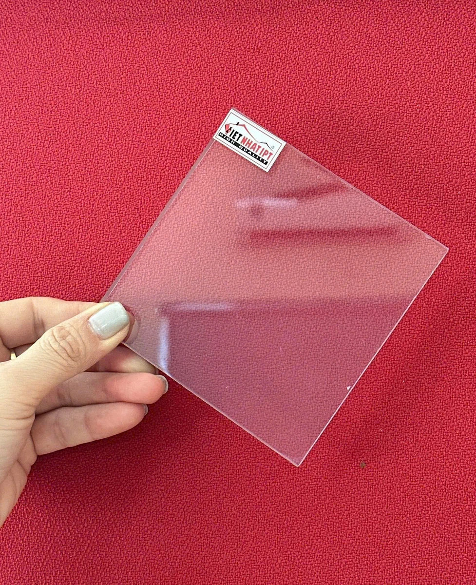 tam-nhua-polycarbonate-trong-suot Tấm nhựa Polycarbonate màu trong suốt